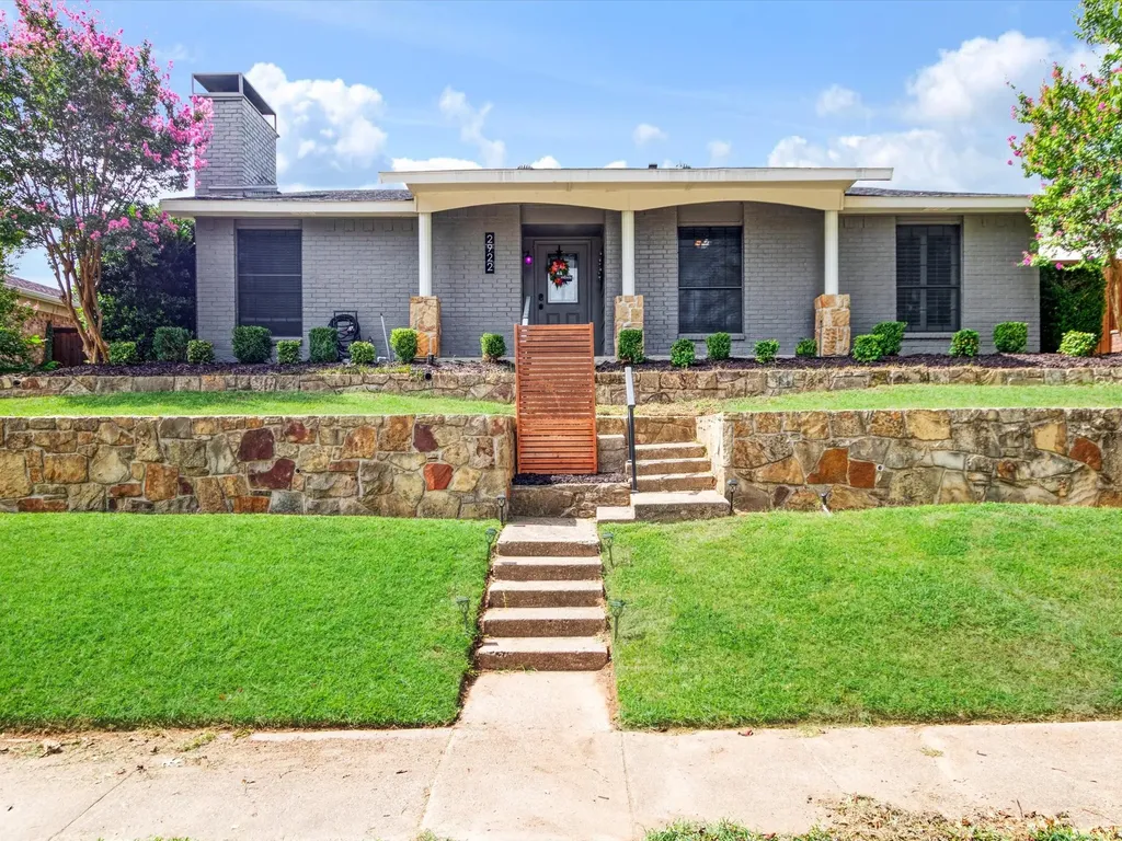 2922 Spring Brook Drive Garland TX 75044