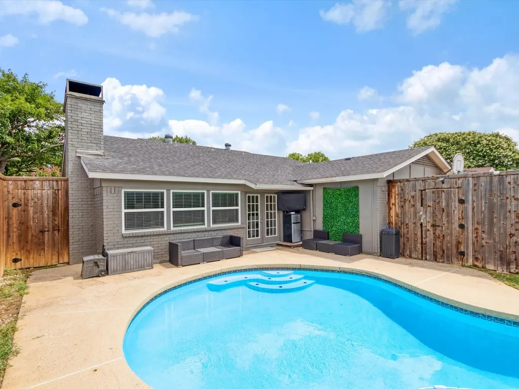 2922 Spring Brook Drive Garland TX 75044