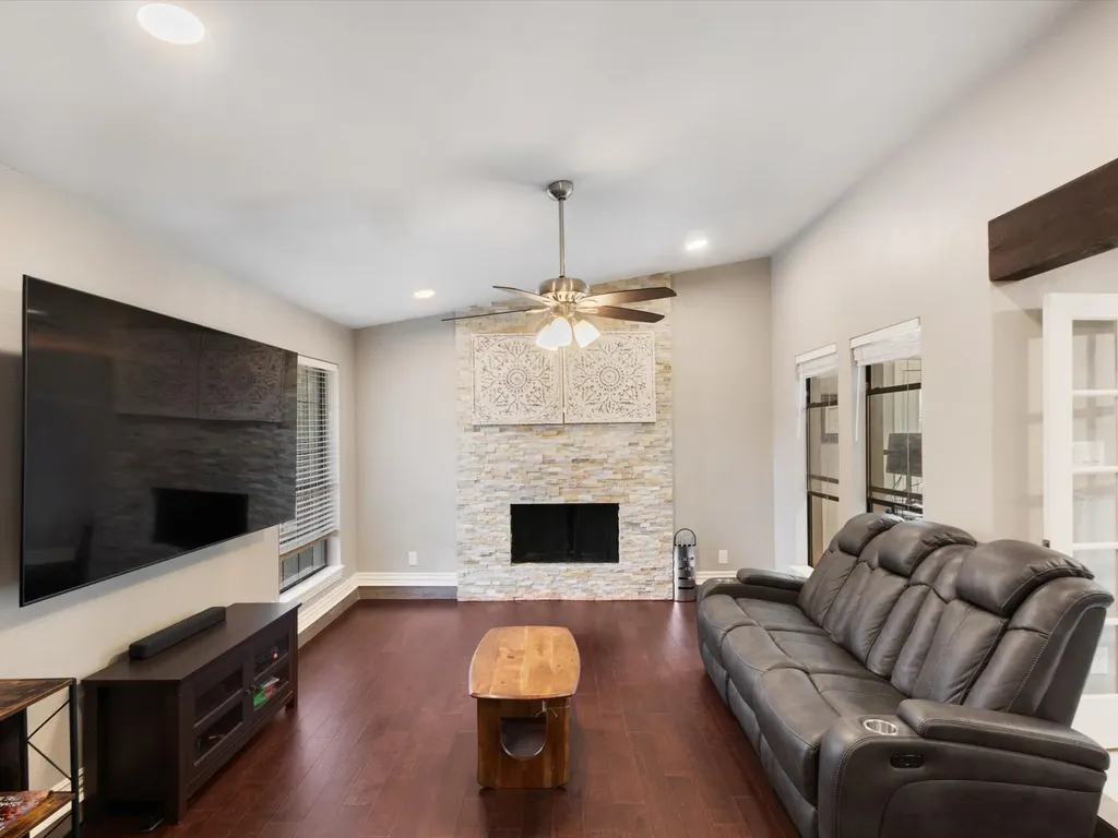 2922 Spring Brook Drive Garland TX 75044