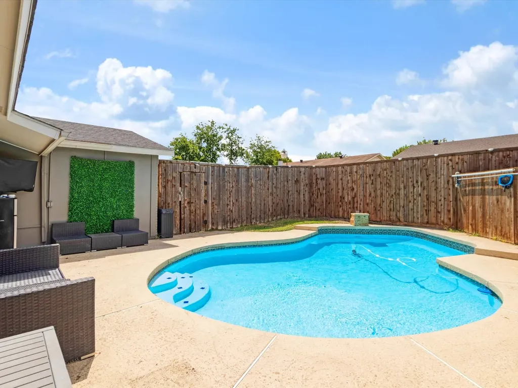 2922 Spring Brook Drive Garland TX 75044