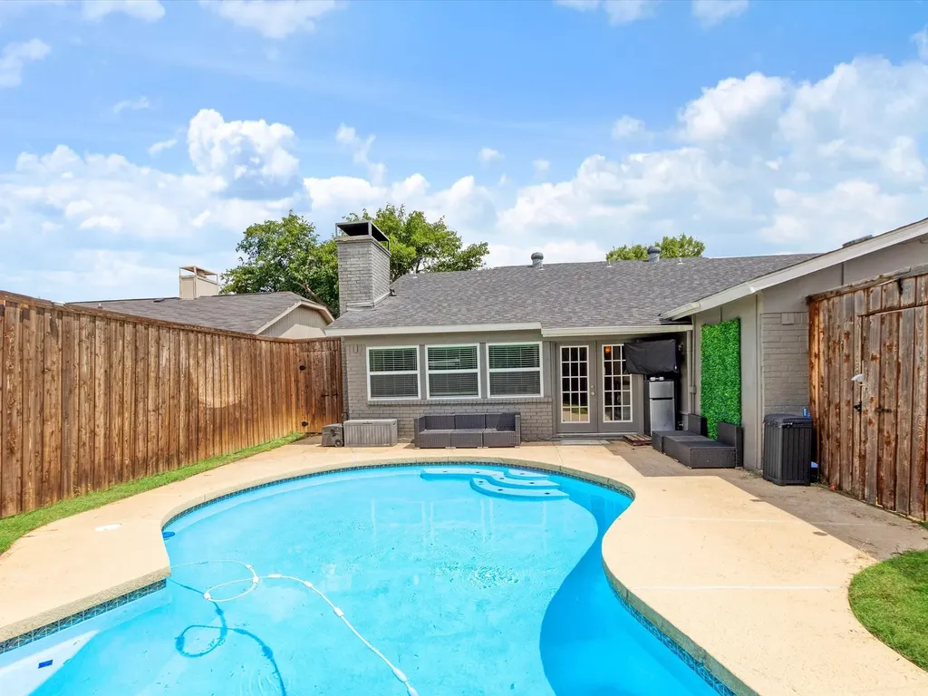 2922 Spring Brook Drive Garland TX 75044