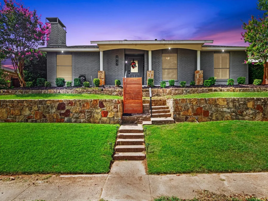 2922 Spring Brook Drive Garland TX 75044