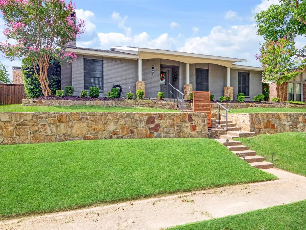 2922 Spring Brook Drive Garland TX 75044