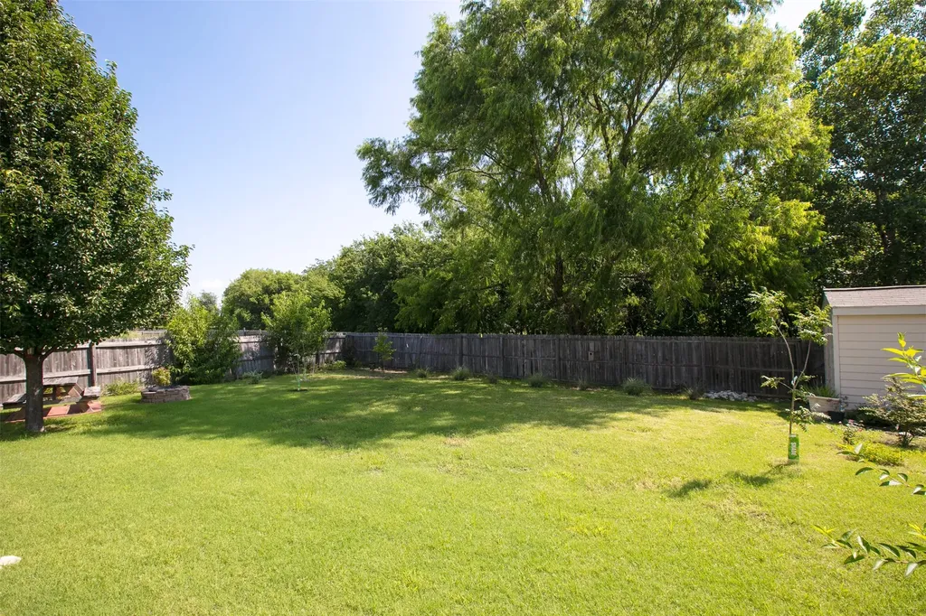 809 Robbin Circle Mckinney TX 75072