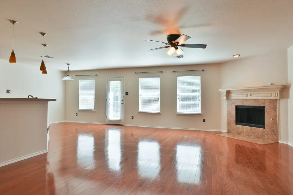 809 Robbin Circle Mckinney TX 75072