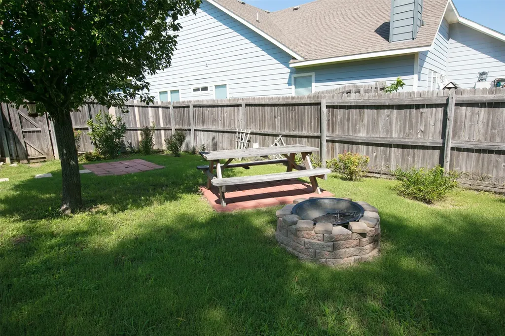 809 Robbin Circle Mckinney TX 75072