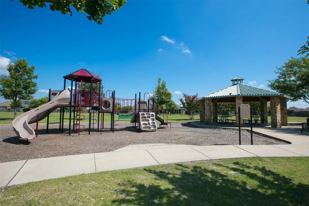 809 Robbin Circle Mckinney TX 75072