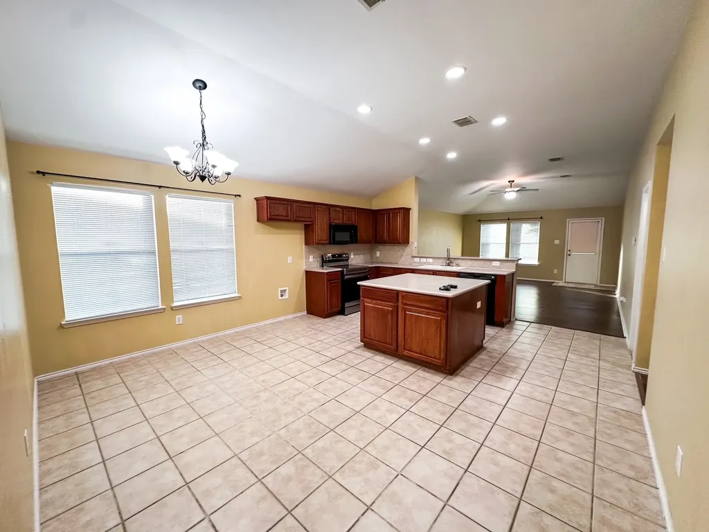 3252 Torio Grand Prairie TX 75054