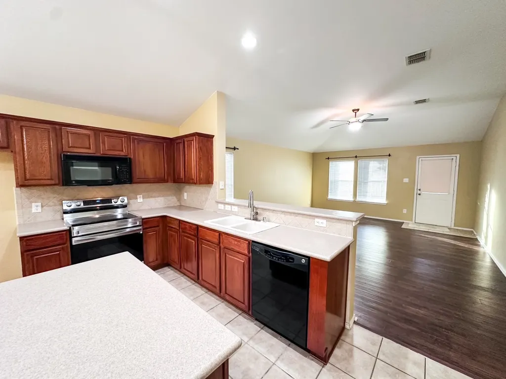 3252 Torio Grand Prairie TX 75054