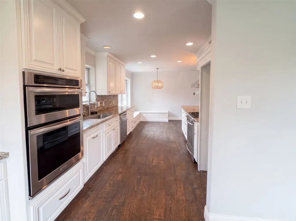 3308 Brookhaven Club Drive Farmers Branch TX 75234