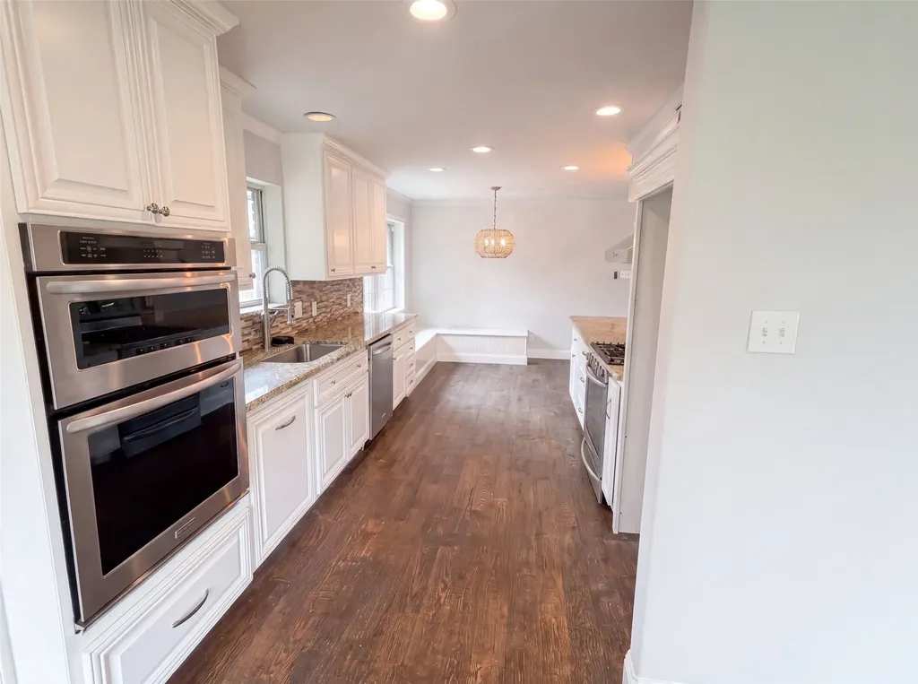 3308 Brookhaven Club Drive Farmers Branch TX 75234