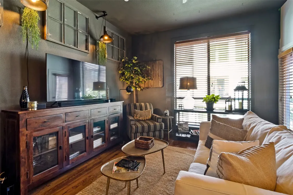 4211 Rawlins Street Dallas TX 75219