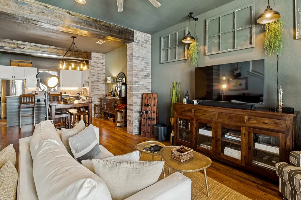4211 Rawlins Street Dallas TX 75219