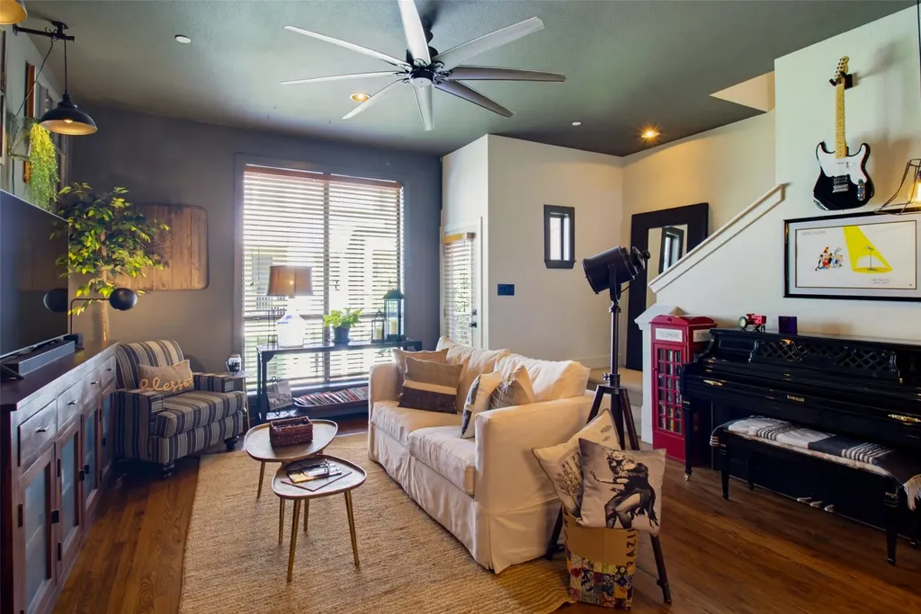 4211 Rawlins Street Dallas TX 75219