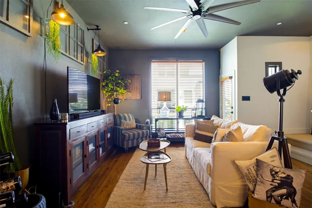 4211 Rawlins Street Dallas TX 75219