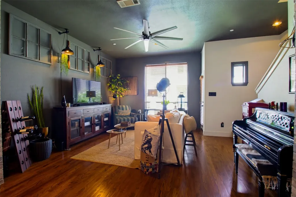 4211 Rawlins Street Dallas TX 75219