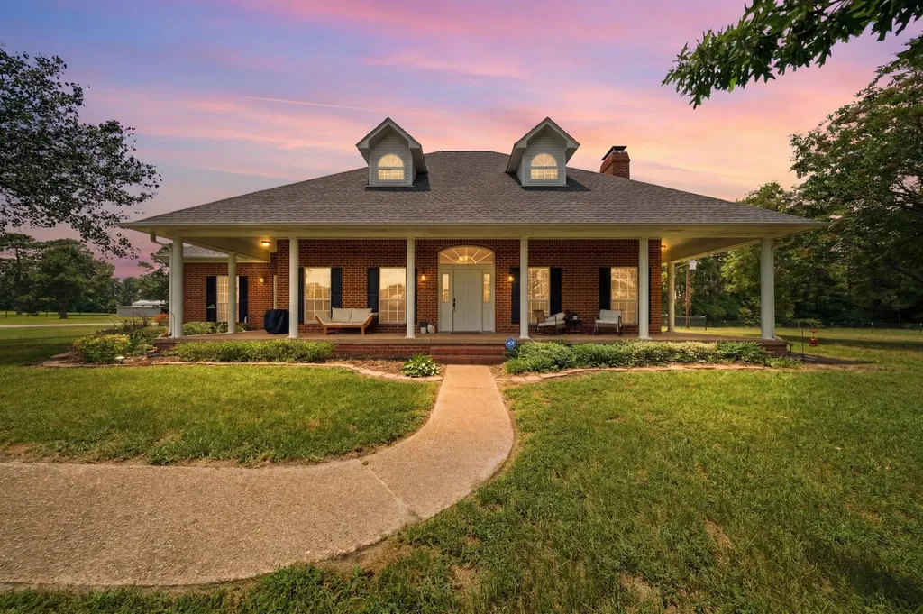 1708 Fm 1002 S Big Sandy TX 75755
