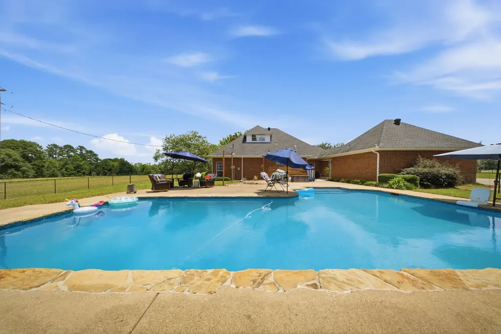 1708 Fm 1002 S Big Sandy TX 75755