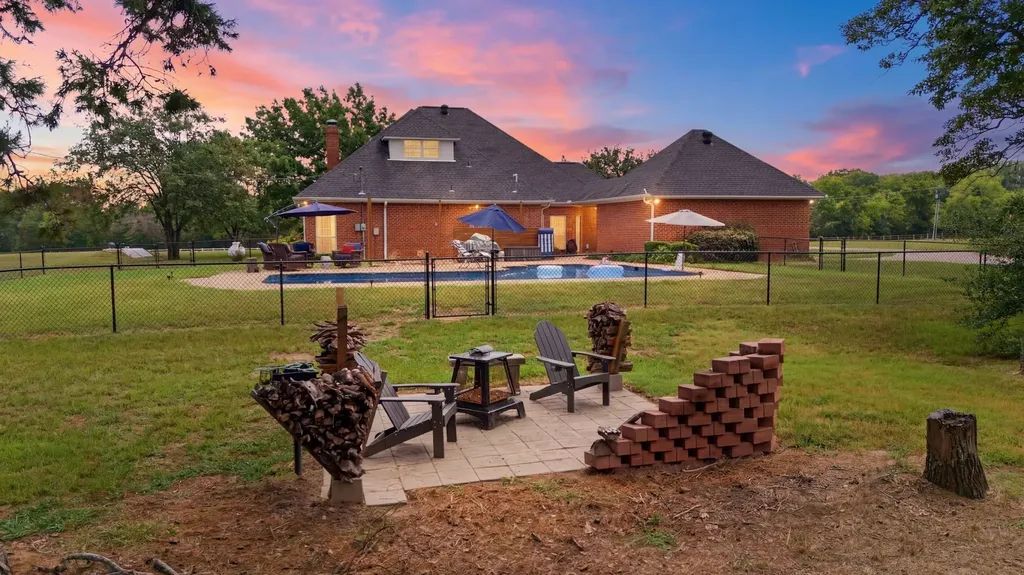 1708 Fm 1002 S Big Sandy TX 75755
