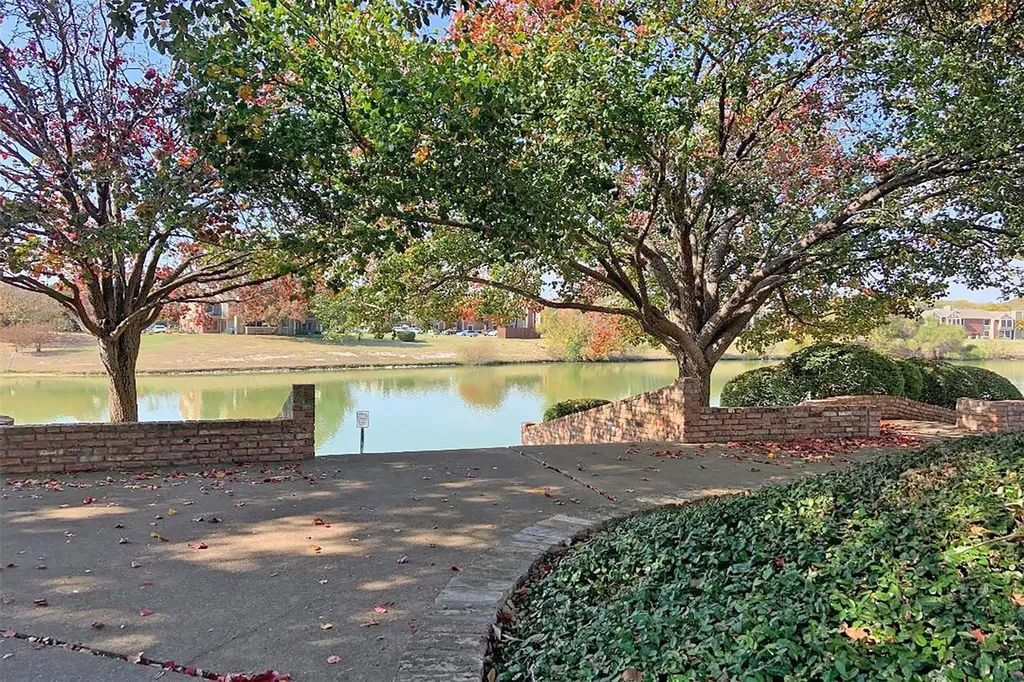 5963 River Bend Drive Benbrook TX 76132