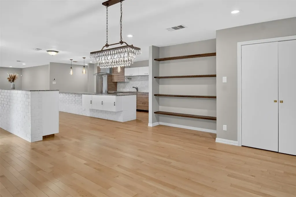 5963 River Bend Drive Benbrook TX 76132