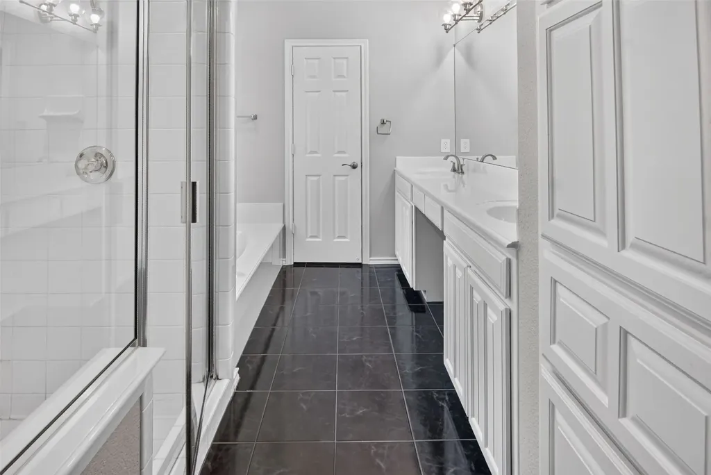 5963 River Bend Drive Benbrook TX 76132