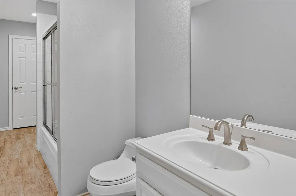 5963 River Bend Drive Benbrook TX 76132