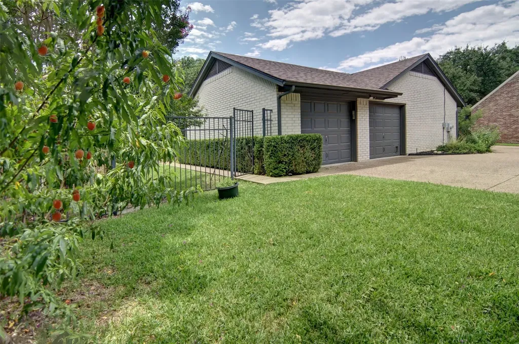 5963 River Bend Drive Benbrook TX 76132