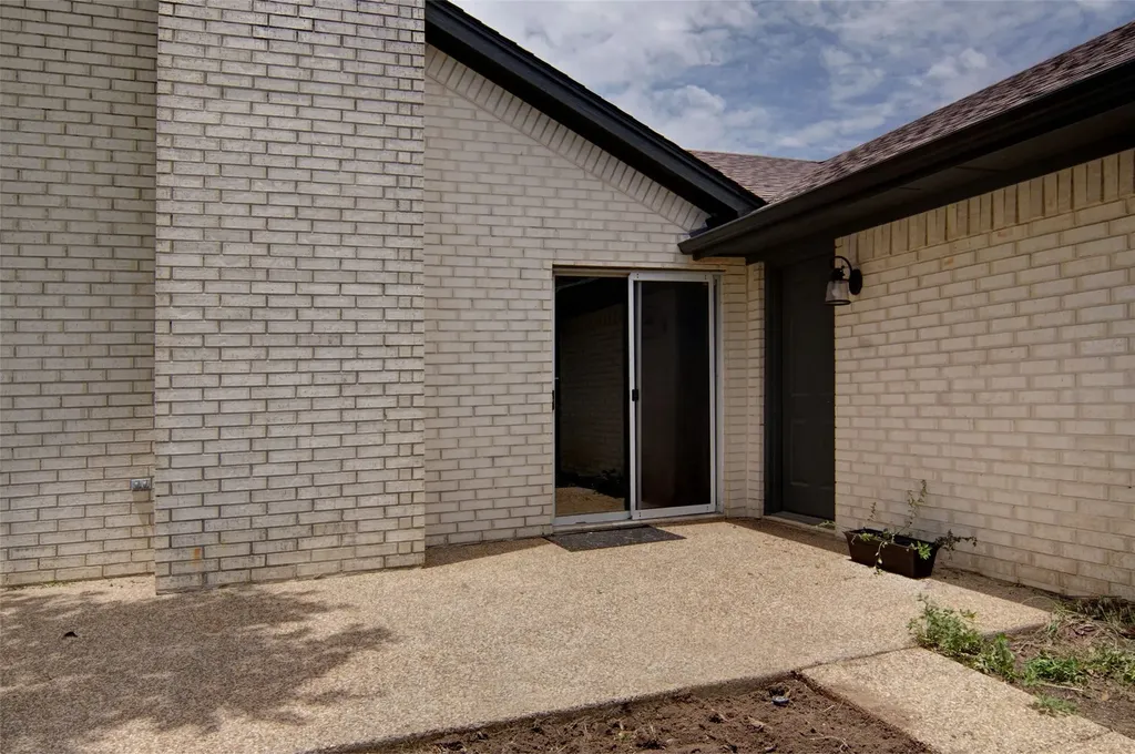5963 River Bend Drive Benbrook TX 76132