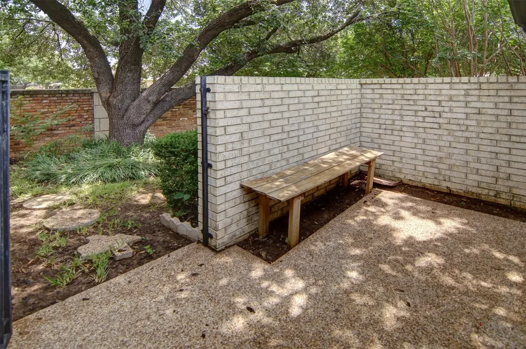 5963 River Bend Drive Benbrook TX 76132