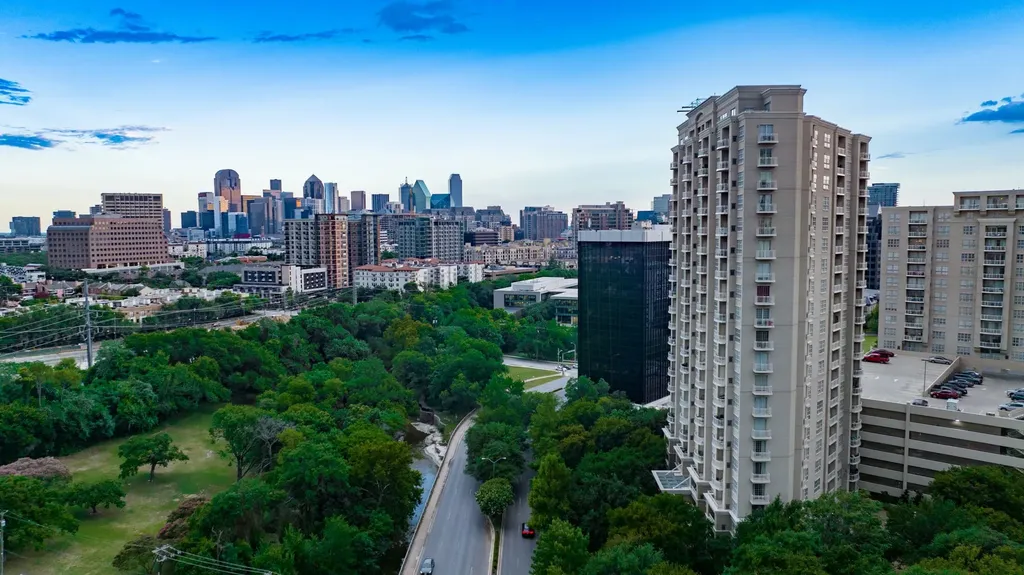 3225 Turtle Creek Boulevard Dallas TX 75219