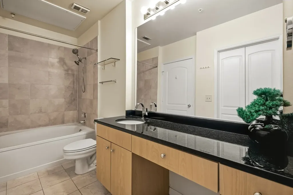 3225 Turtle Creek Boulevard Dallas TX 75219