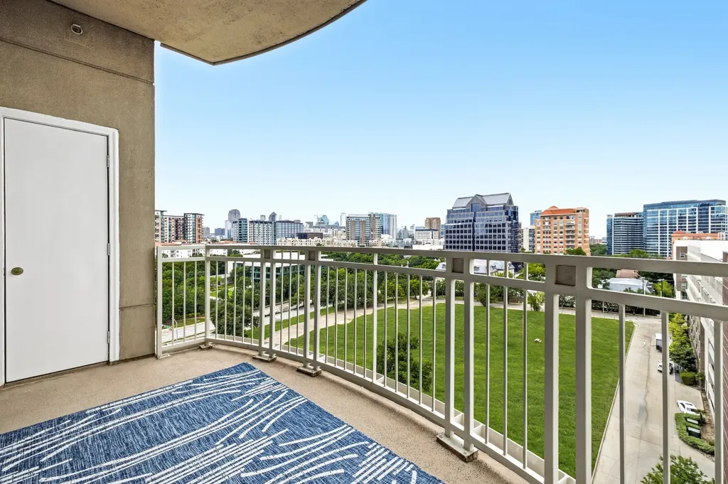 3225 Turtle Creek Boulevard Dallas TX 75219