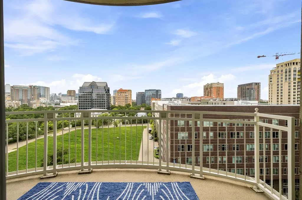3225 Turtle Creek Boulevard Dallas TX 75219