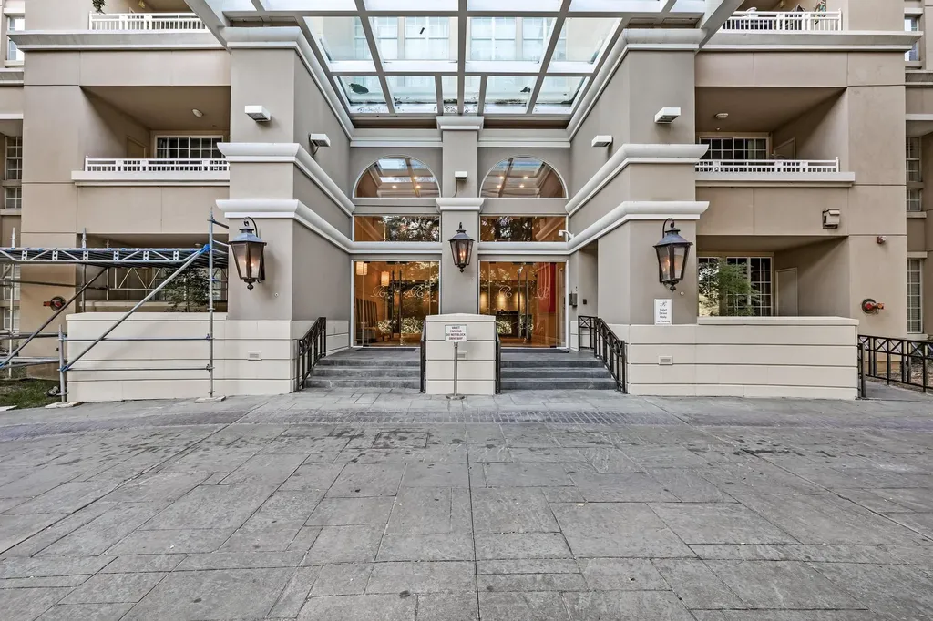 3225 Turtle Creek Boulevard Dallas TX 75219