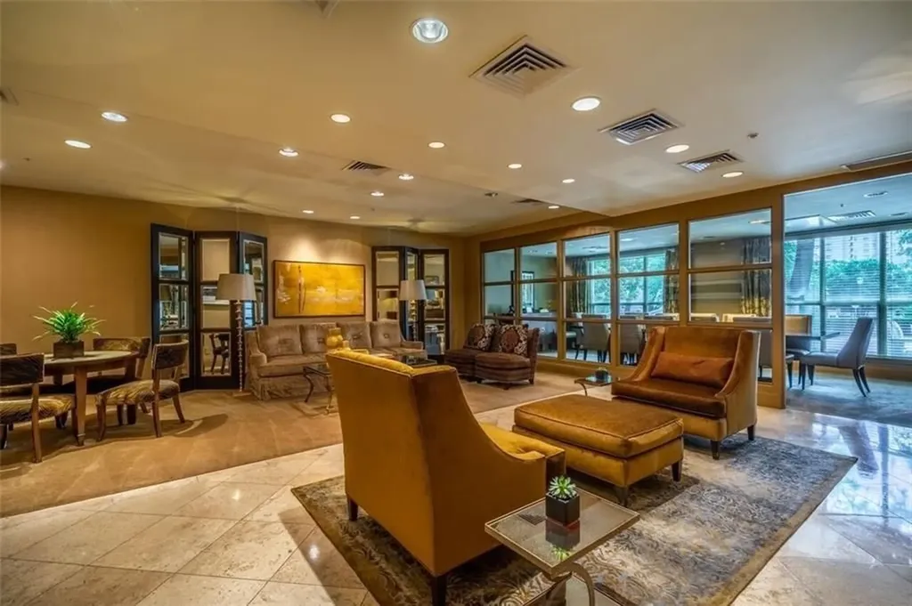 3401 Lee Parkway Dallas TX 75219