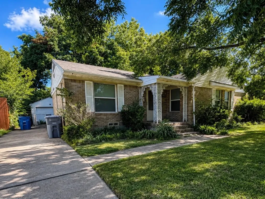 3729 Almazan Drive Dallas TX 75220