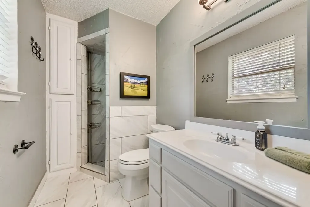 802 N Spears Street Alvarado TX 76009