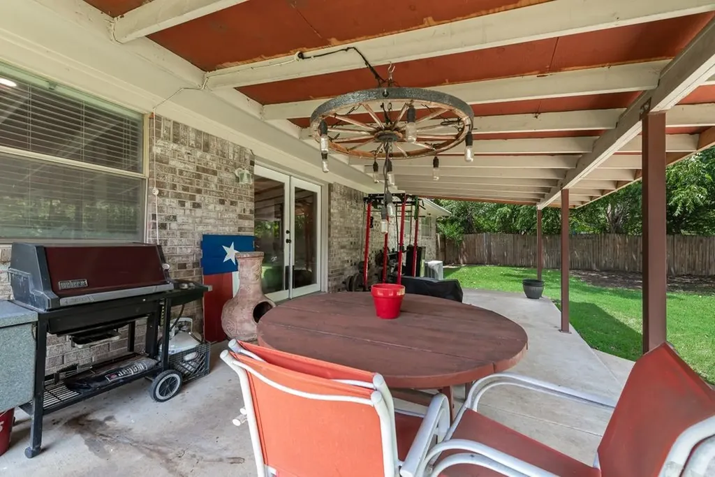802 N Spears Street Alvarado TX 76009