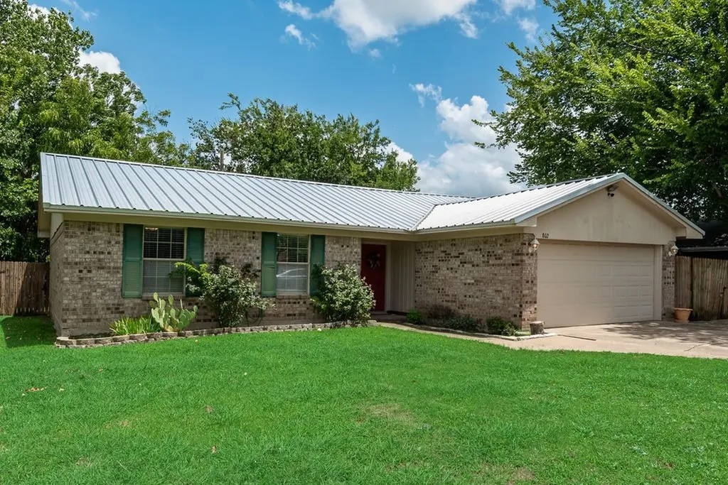 802 N Spears Street Alvarado TX 76009