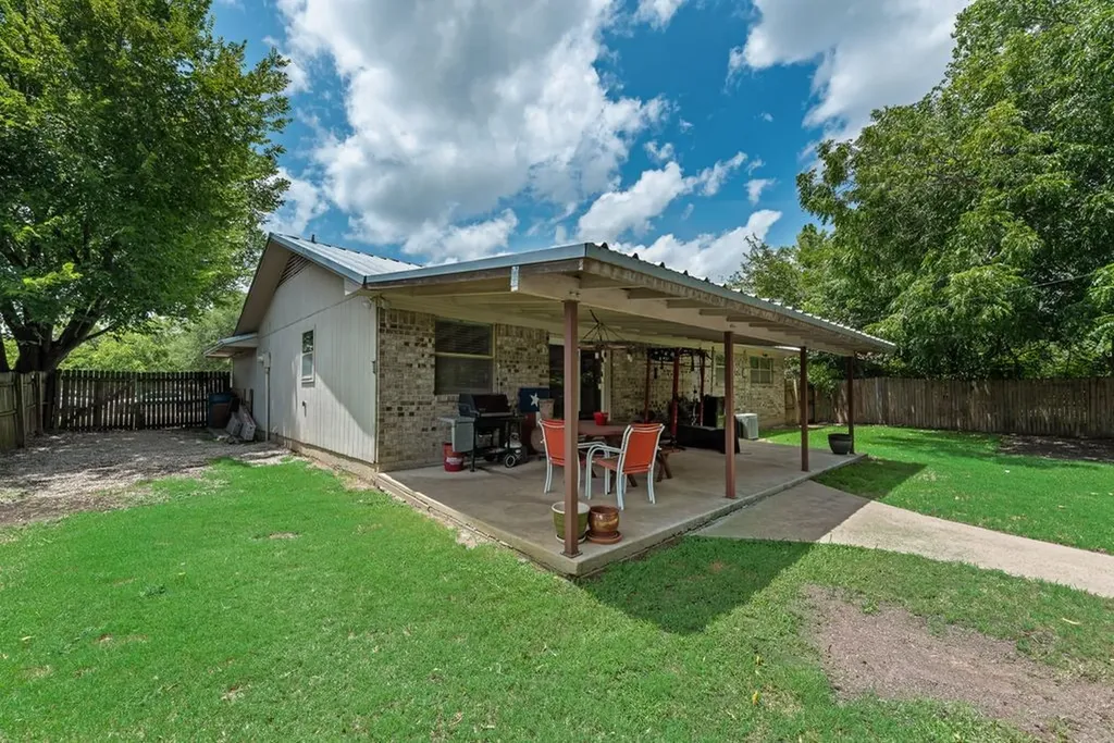 802 N Spears Street Alvarado TX 76009