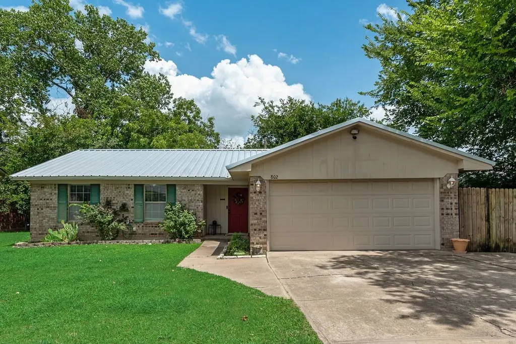 802 N Spears Street Alvarado TX 76009