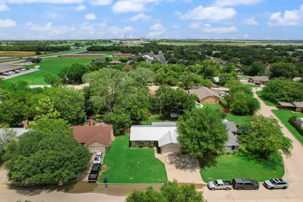 802 N Spears Street Alvarado TX 76009