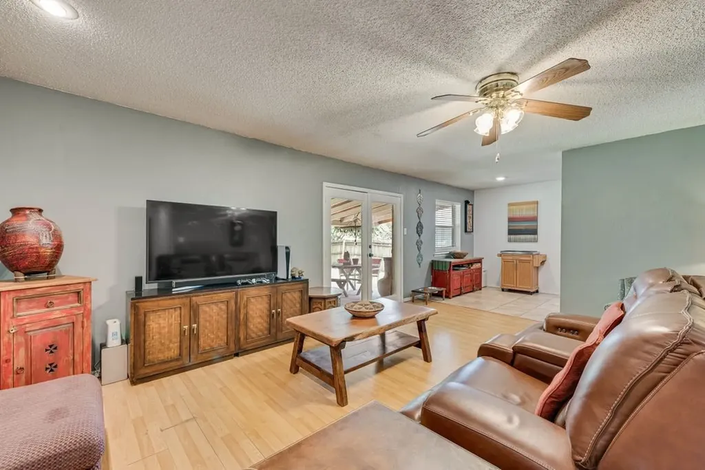 802 N Spears Street Alvarado TX 76009