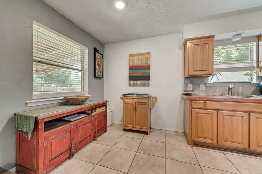 802 N Spears Street Alvarado TX 76009