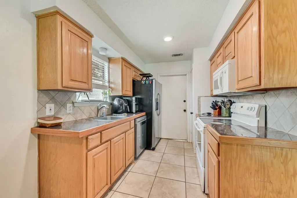 802 N Spears Street Alvarado TX 76009