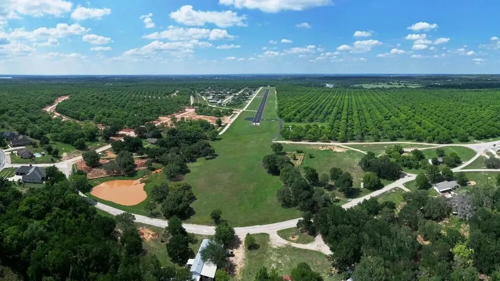 1336 Cirrus Loop Granbury TX 76049