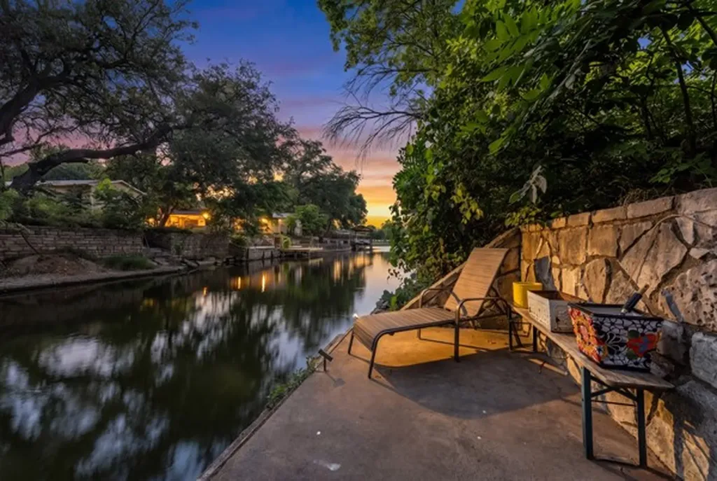3810 Silver Creek Court Granbury TX 76048
