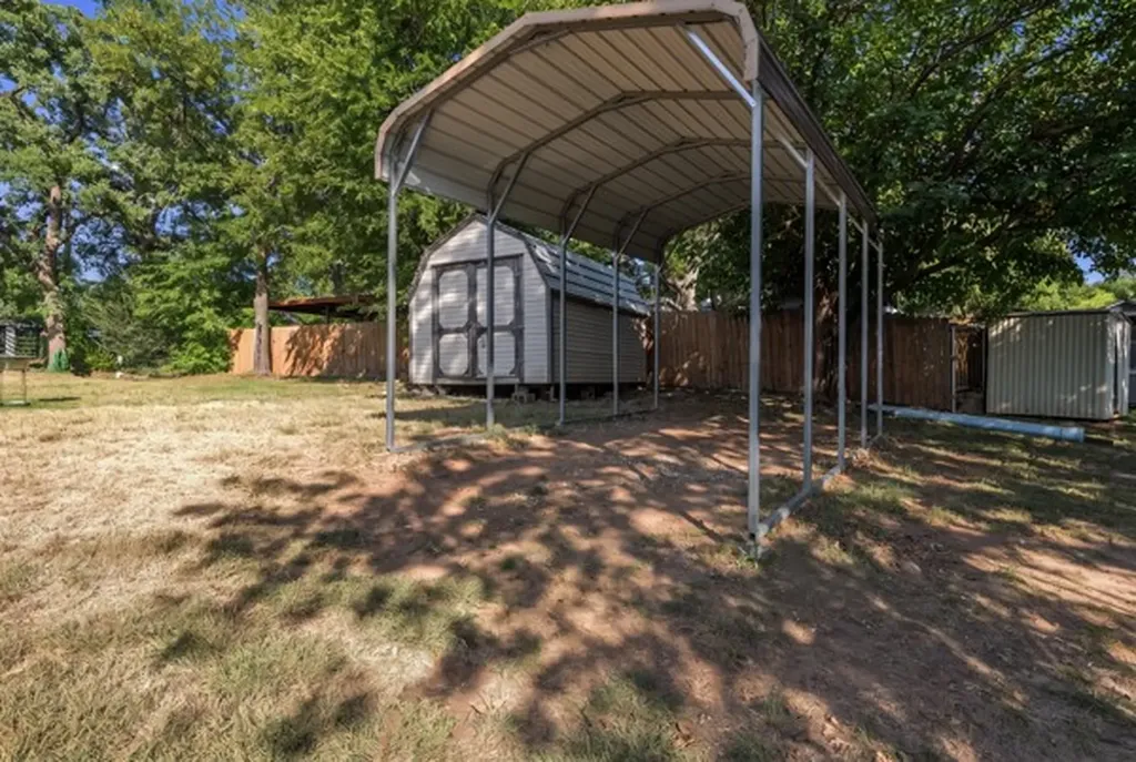 3810 Silver Creek Court Granbury TX 76048