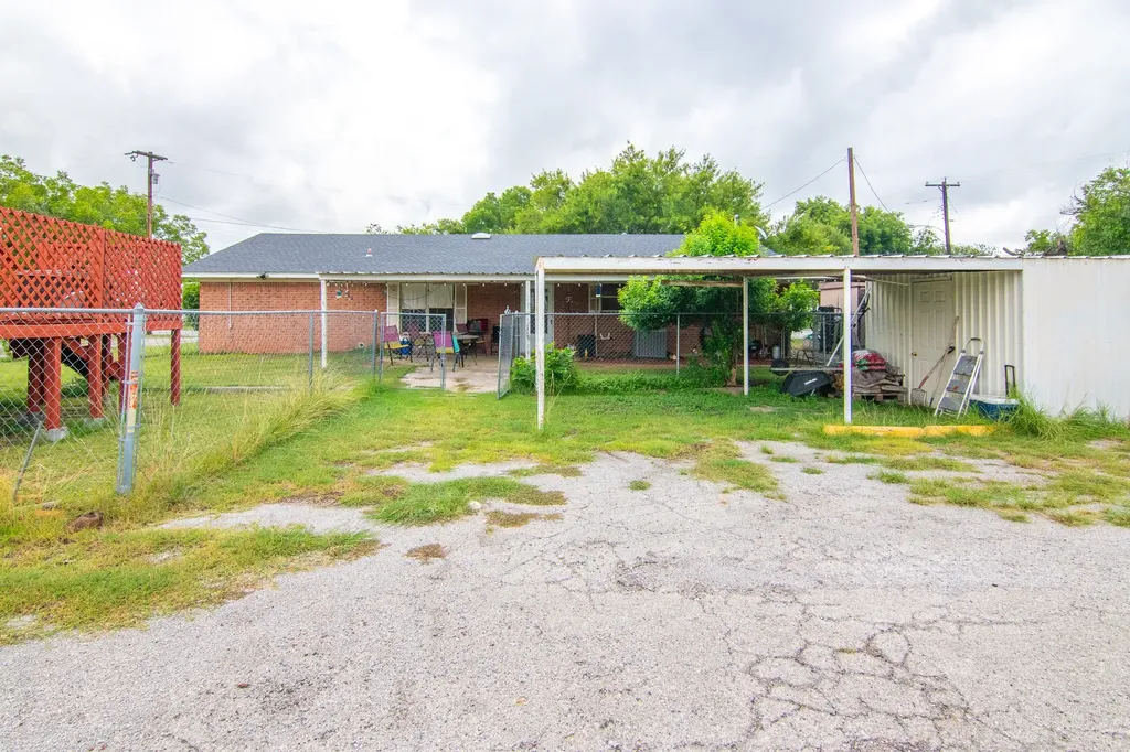 1909 4th Street Brownwood TX 76801